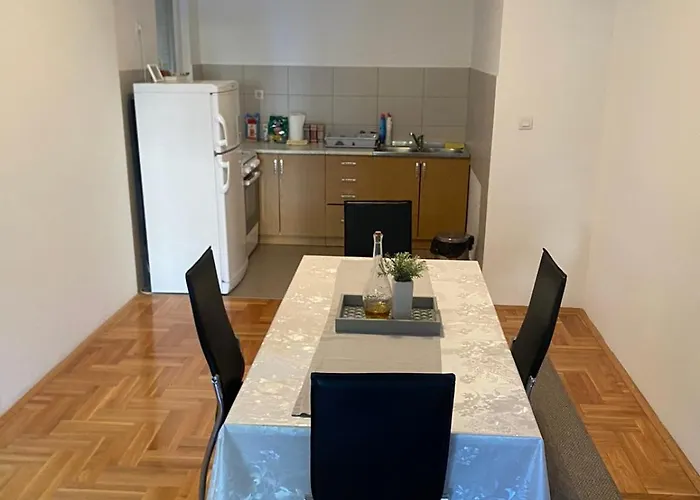 شقة Uljarevic تريبينيي