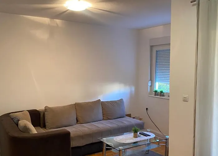 شقة Uljarevic تريبينيي